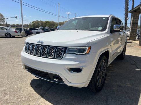 Used 2018 Jeep Grand Cherokee Overland image 12