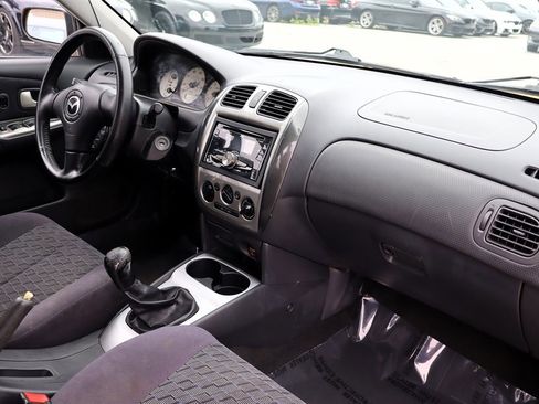 Used 2003 MAZDA Protege5 FWD image 17