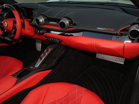 Used 2023 Ferrari 812 GTS image 15