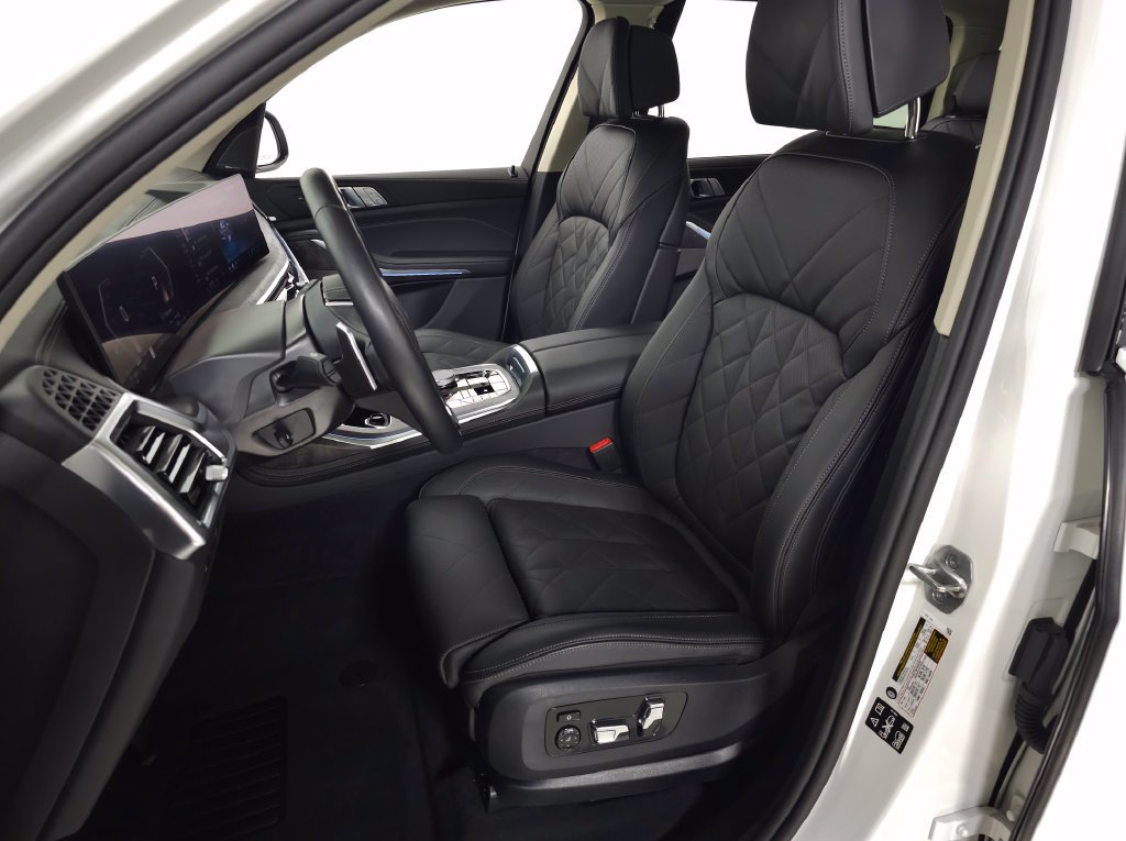 Used 2026 BMW X7 xDrive40i w/ Premium Package AWD/4WD image 18