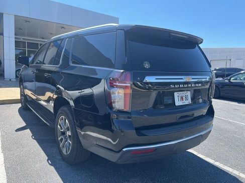 Used 2021 Chevrolet Suburban LT w/ LT Signature Package RWD image 8