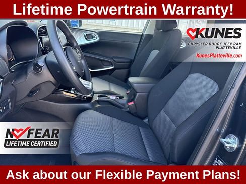 Used 2023 Kia Soul S FWD image 13