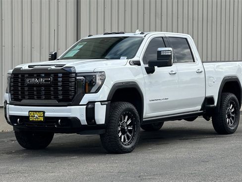 Used 2024 GMC Sierra 2500 Denali Ultimate image 9