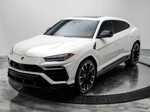 Used 2022 Lamborghini Urus image 6