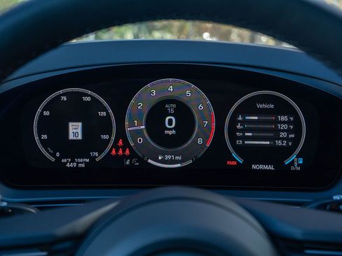 Certified 2025 Porsche Cayenne image 27