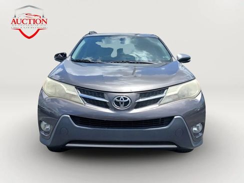 Used 2015 Toyota RAV4 XLE FWD image 2