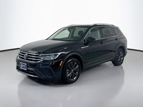 Used 2022 Volkswagen Tiguan SE w/ Panoramic Sunroof Package AWD/4WD image 1