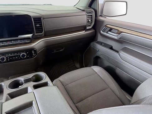 Used 2024 Chevrolet Silverado 1500 LT image 24