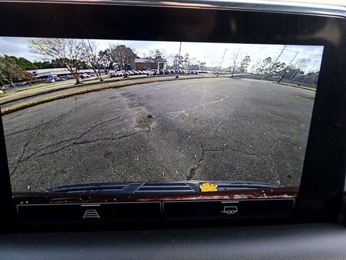 Used 2022 GMC Yukon XL SLT image 32