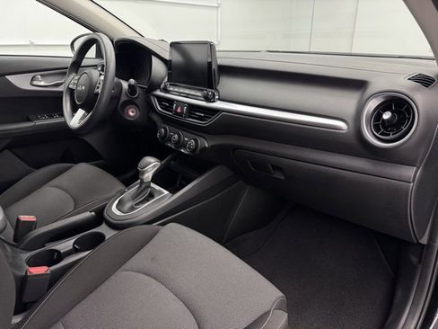 Used 2023 Kia Forte LXS image 20