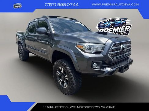 Used 2017 Toyota Tacoma TRD Sport w/ Tow Package (A/T) AWD/4WD image 2