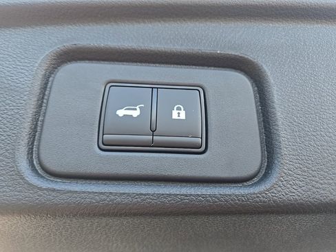 New 2025 Nissan Pathfinder SV w/ Black Appearance Package image 40