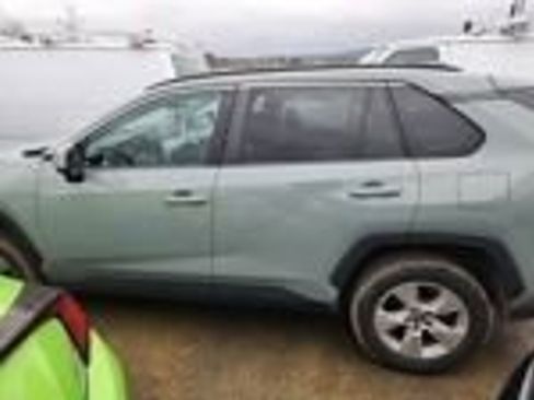 Used 2021 Toyota RAV4 XLE Premium image 15