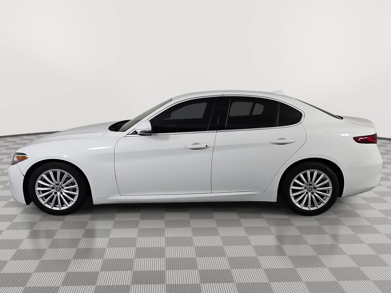 Used 2021 Alfa Romeo Giulia Sprint w/ Active Assist 1 Package RWD image 5