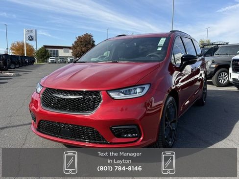 New 2026 Chrysler Pacifica Select w/ S Appearance Package image 10