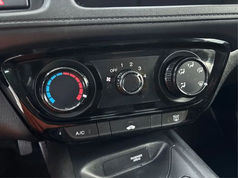 Used 2019 Honda HR-V LX image 37