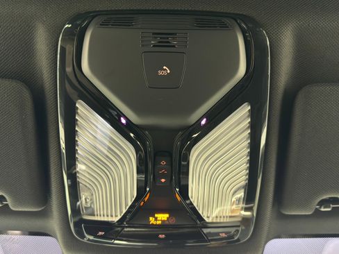 Used 2017 BMW 540i xDrive image 36