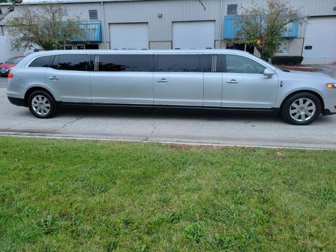 Used 2013 Lincoln MKT Limo AWD image 12