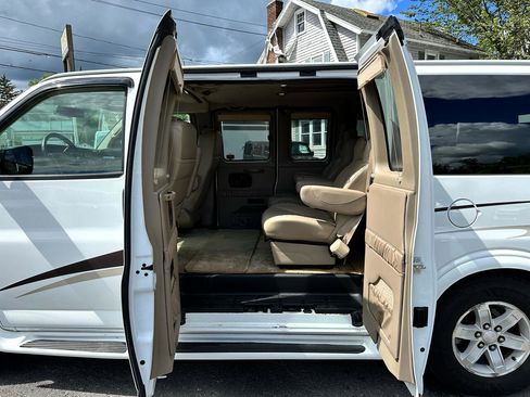 Used 2014 GMC Savana 1500 image 17