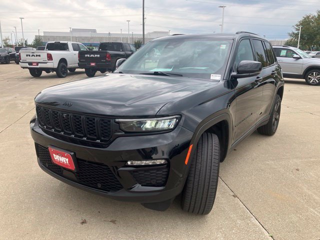 Certified 2024 Jeep Grand Cherokee Limited w/ Luxury Tech Group II AWD/4WD image 3