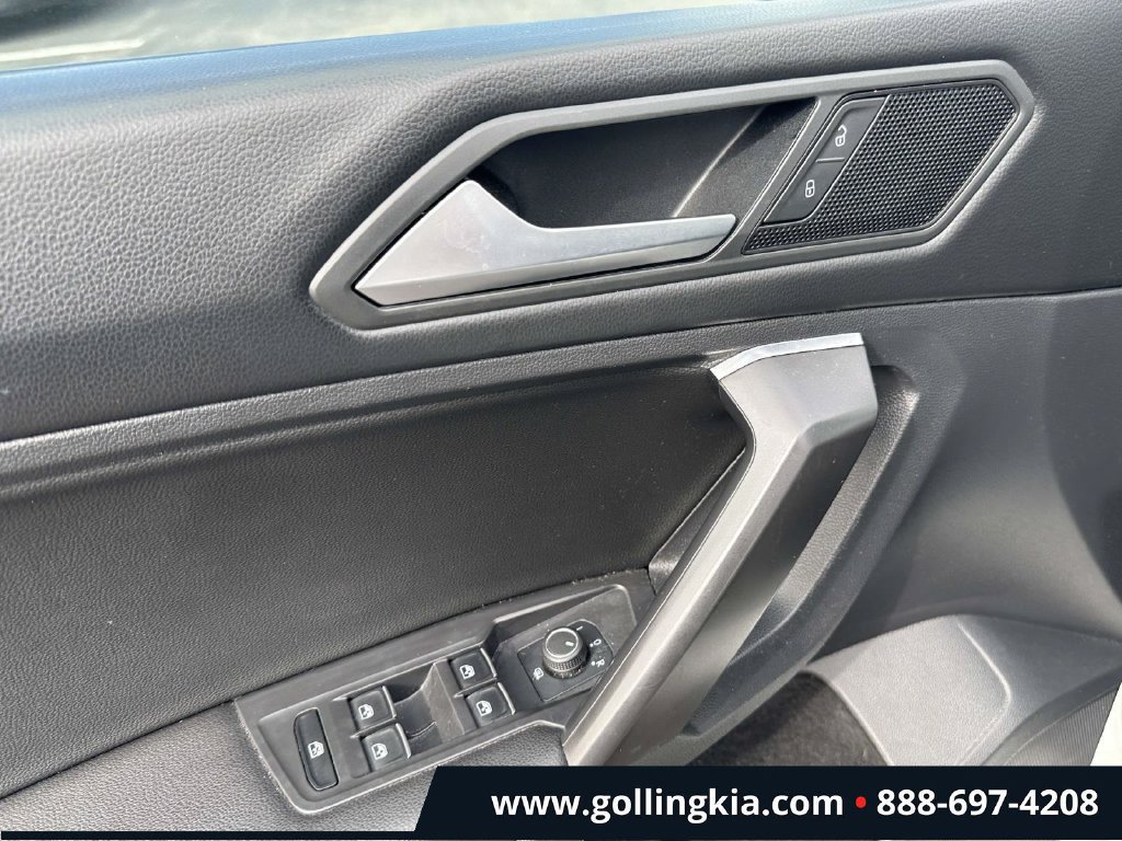 Used 2021 Volkswagen Tiguan SE R-Line FWD image 16