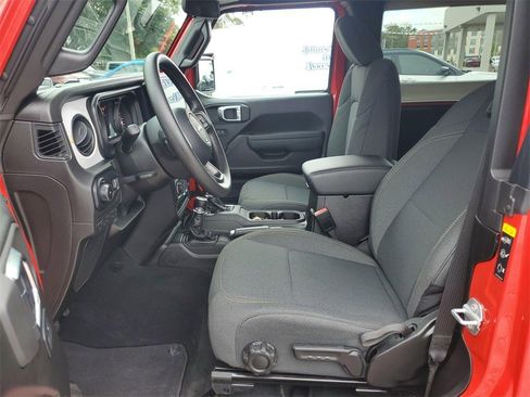 Used 2025 Jeep Wrangler Sport image 19