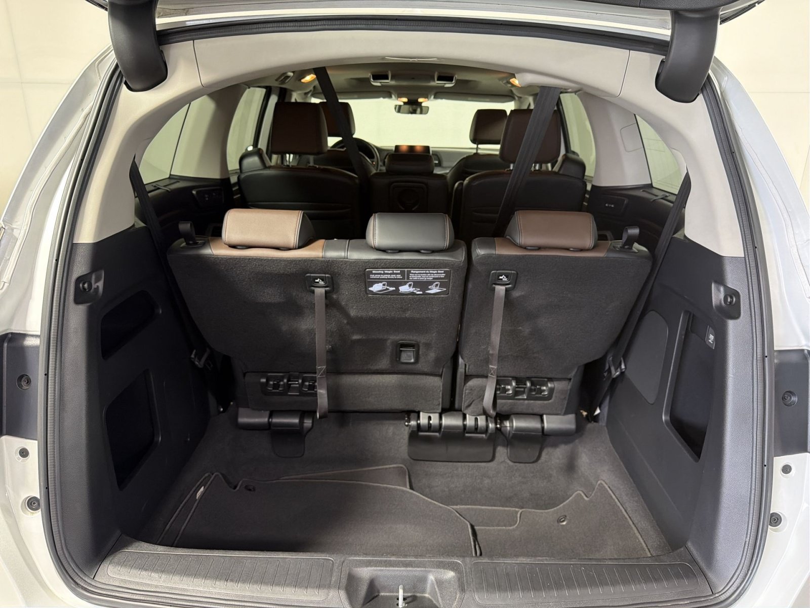 Used 2025 Honda Odyssey Elite image 27