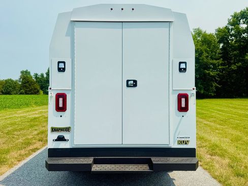 Used 2022 Ford E-350 and Econoline 350 Super Duty w/ Power Windows & Locks Group RWD image 10