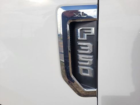 Used 2022 Ford F350 XL w/ Power Equipment Group image 17