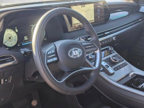 Used 2025 Hyundai Palisade Calligraphy image 3