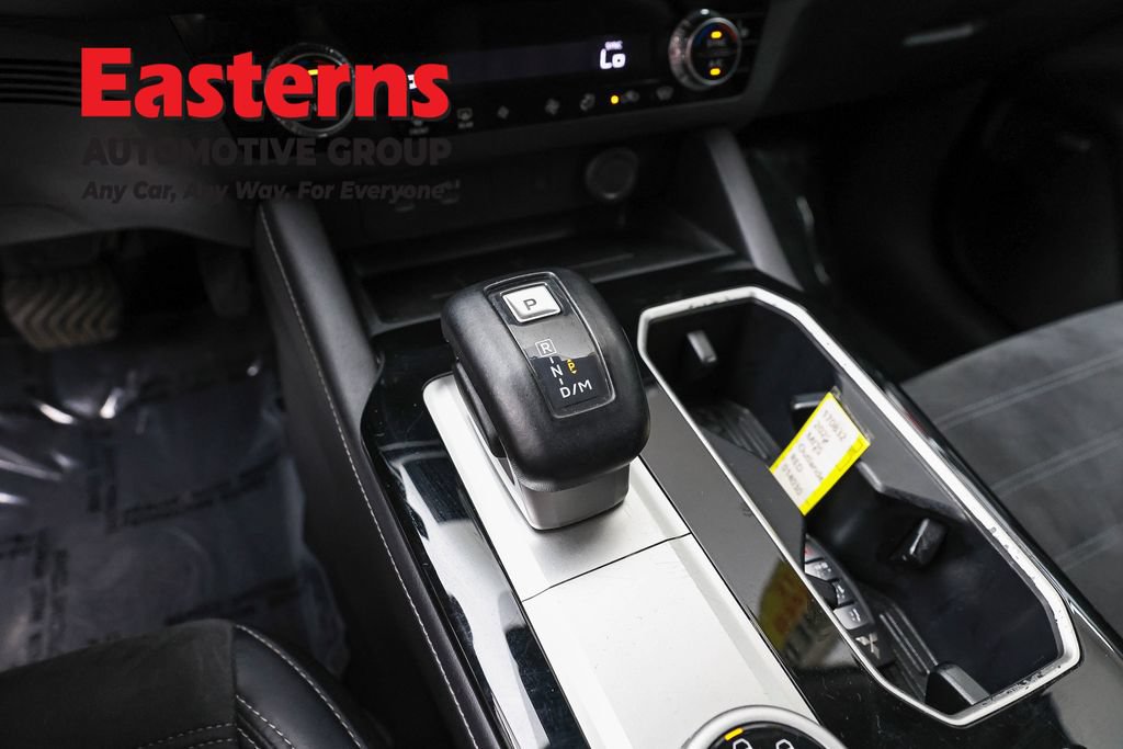 Used 2025 Mitsubishi Outlander SE AWD/4WD image 14