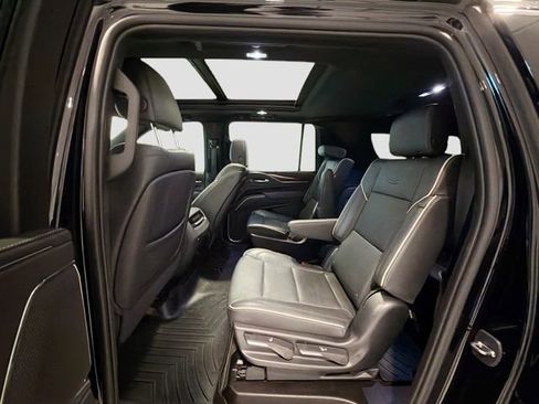 Used 2023 Cadillac Escalade ESV Premium Luxury image 22