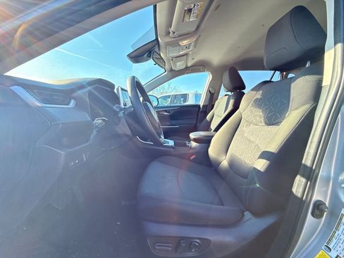 Used 2024 Toyota RAV4 XLE image 23