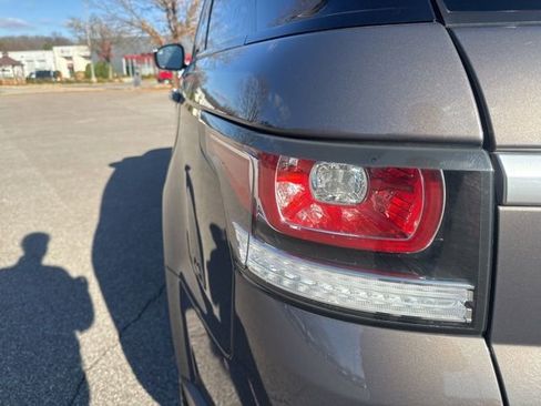 Used 2017 Land Rover Range Rover Sport HSE image 10