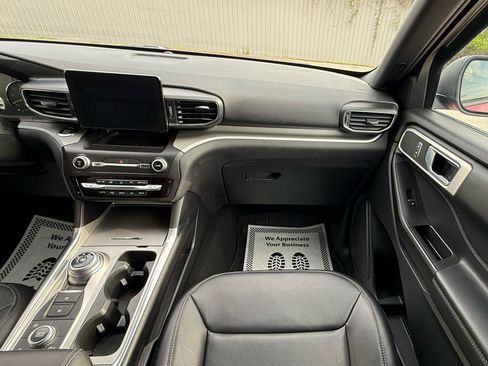 Used 2020 Ford Explorer XLT w/ Equipment Group 202A image 13