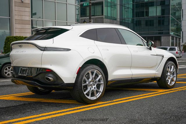 Used 2021 Aston Martin DBX AWD/4WD image 8
