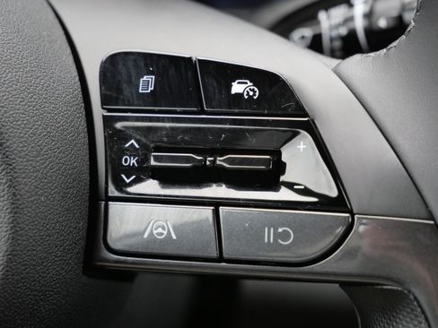 Certified 2025 Hyundai Elantra Sport image 31