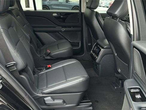 New 2026 Lincoln Aviator Premiere image 9