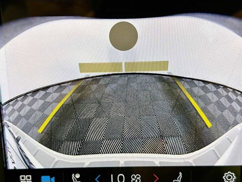 Certified 2025 Volvo XC60 T8 Plus w/ Protection Package Premier image 12