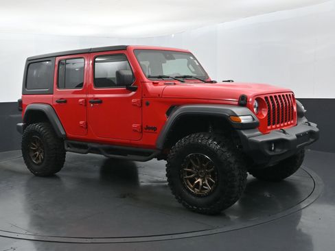 Used 2024 Jeep Wrangler Sport S image 7