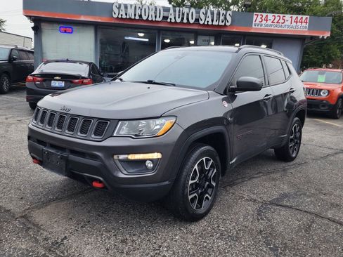 Used 2019 Jeep Compass Trailhawk w/ Leather Interior Group AWD/4WD image 1