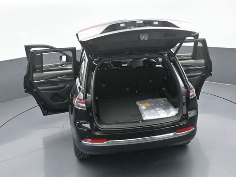 Used 2025 Jeep Grand Cherokee Limited image 56