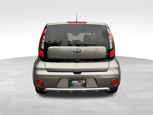 Used 2018 Kia Soul + FWD image 5