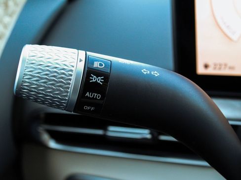 Used 2025 Genesis GV60 Advanced image 26