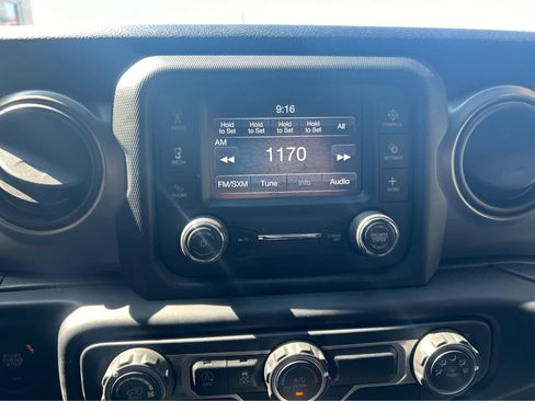 Used 2019 Jeep Wrangler Sport image 10