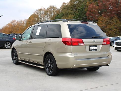 Used 2005 Toyota Sienna XLE image 5