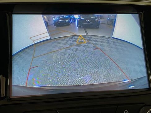 Used 2020 Buick Envision Essence FWD image 11
