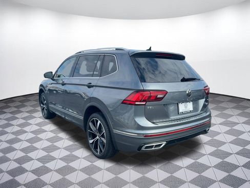 Certified 2022 Volkswagen Tiguan SEL R-Line image 3