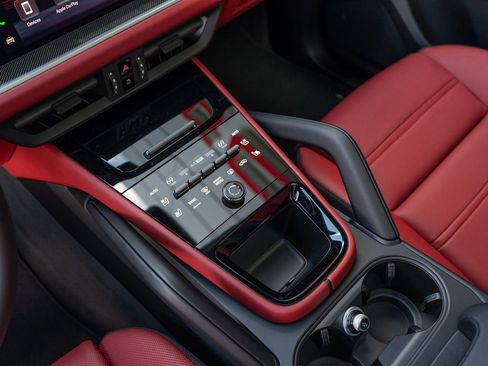 New 2026 Porsche Cayenne Coupe AWD/4WD image 24