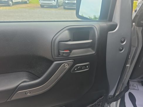 Used 2013 Jeep Wrangler Unlimited Sport AWD/4WD image 16